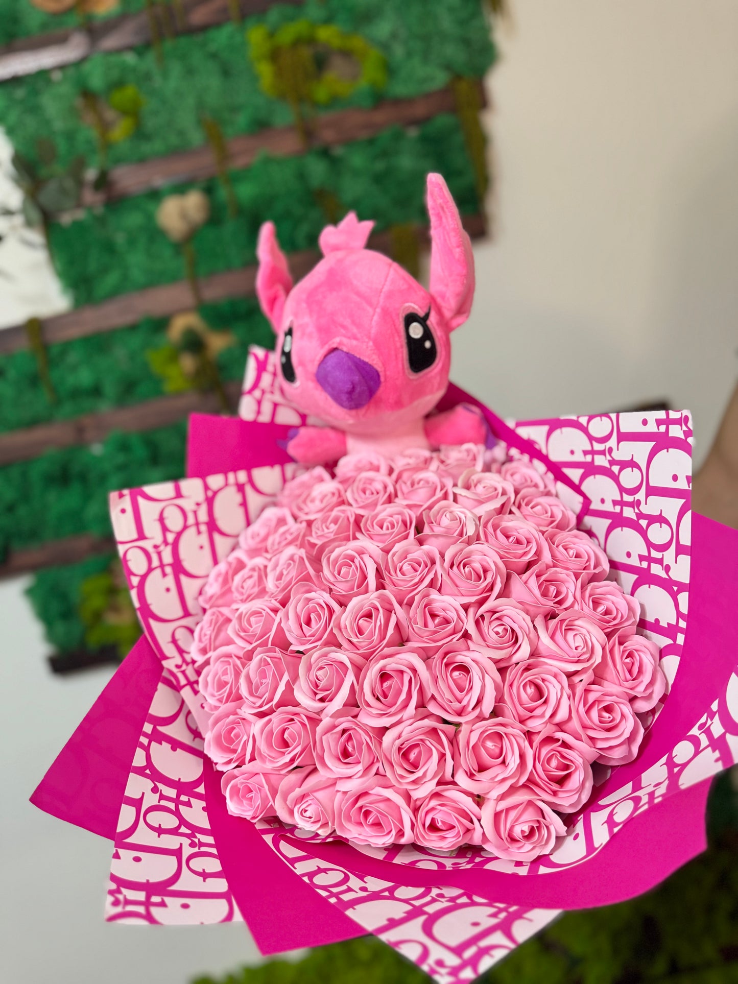 Buchet Roz Premium cu Angel | 51 Trandafiri